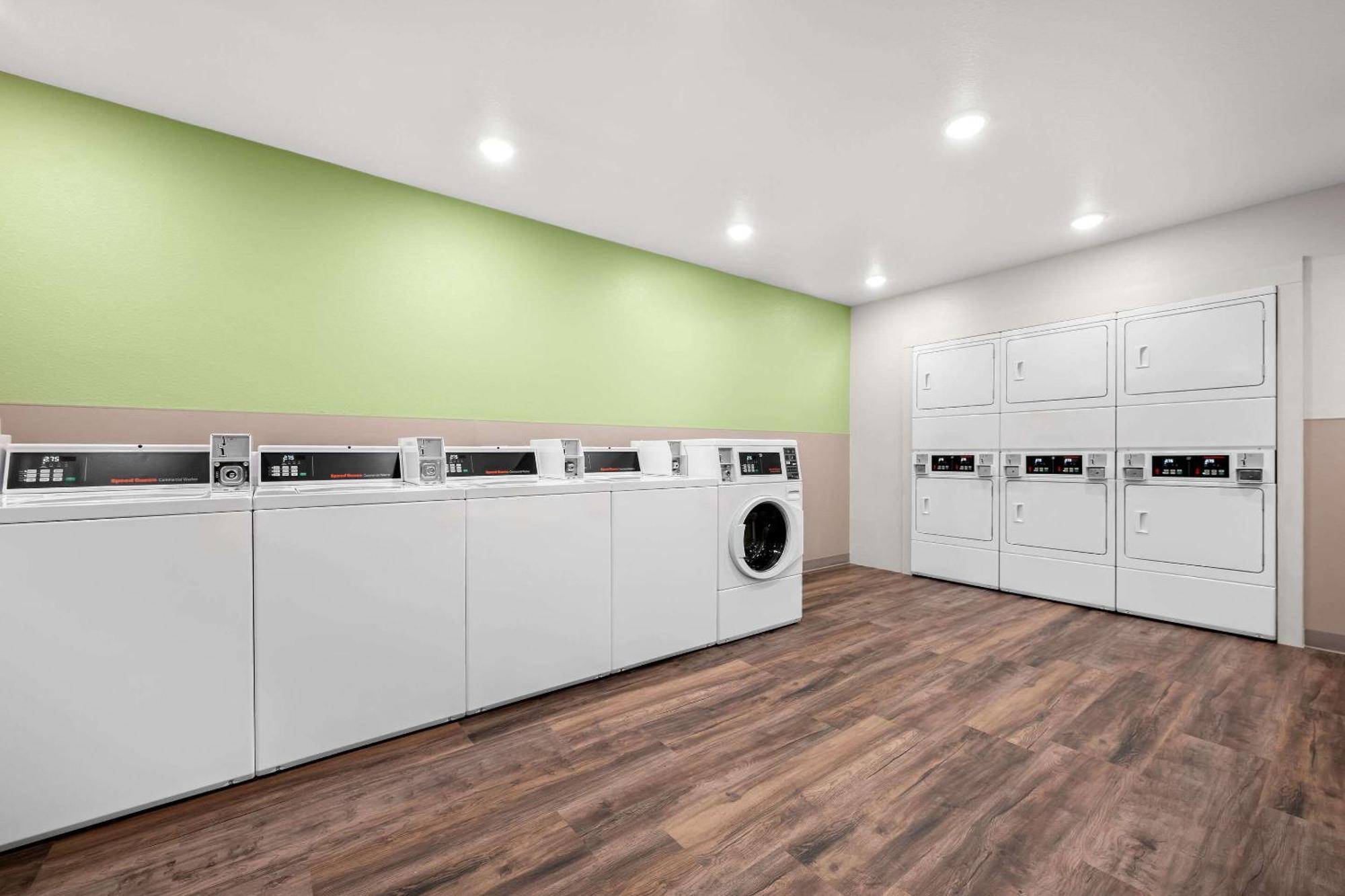 Woodspring Suites Huntsville - Research Park Eksteriør billede